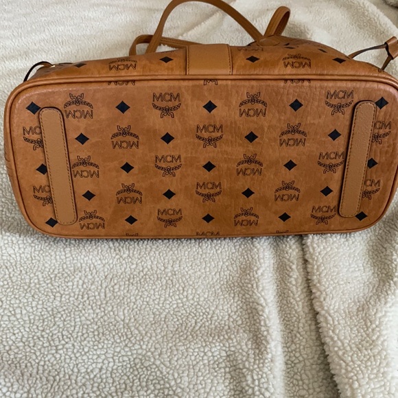 MCM Medium Liz Shopper Tote (W/POUCH AND DUSTBAG) - Picture 7 of 16